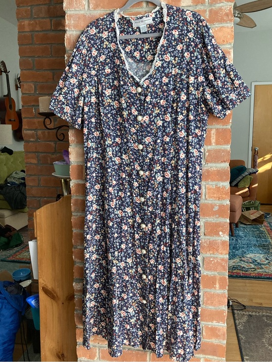 Maggie Lawrence Dresses & Skirts - Vintage 90s Button-Front Floral Midi Dress